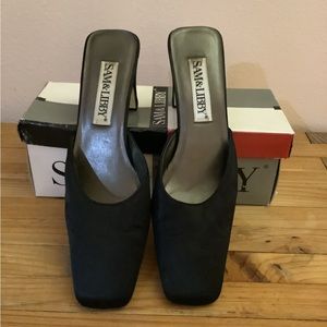 Sam and Libby Black mules with heel, size 9M